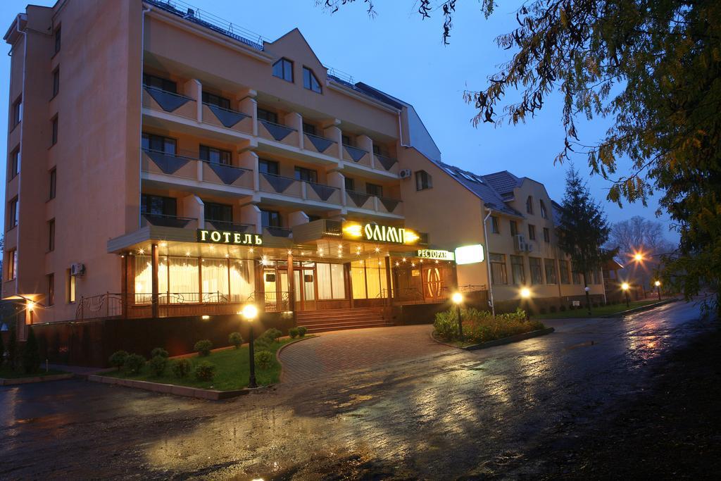 Olymp Hotel Uzjhorod Exteriör bild