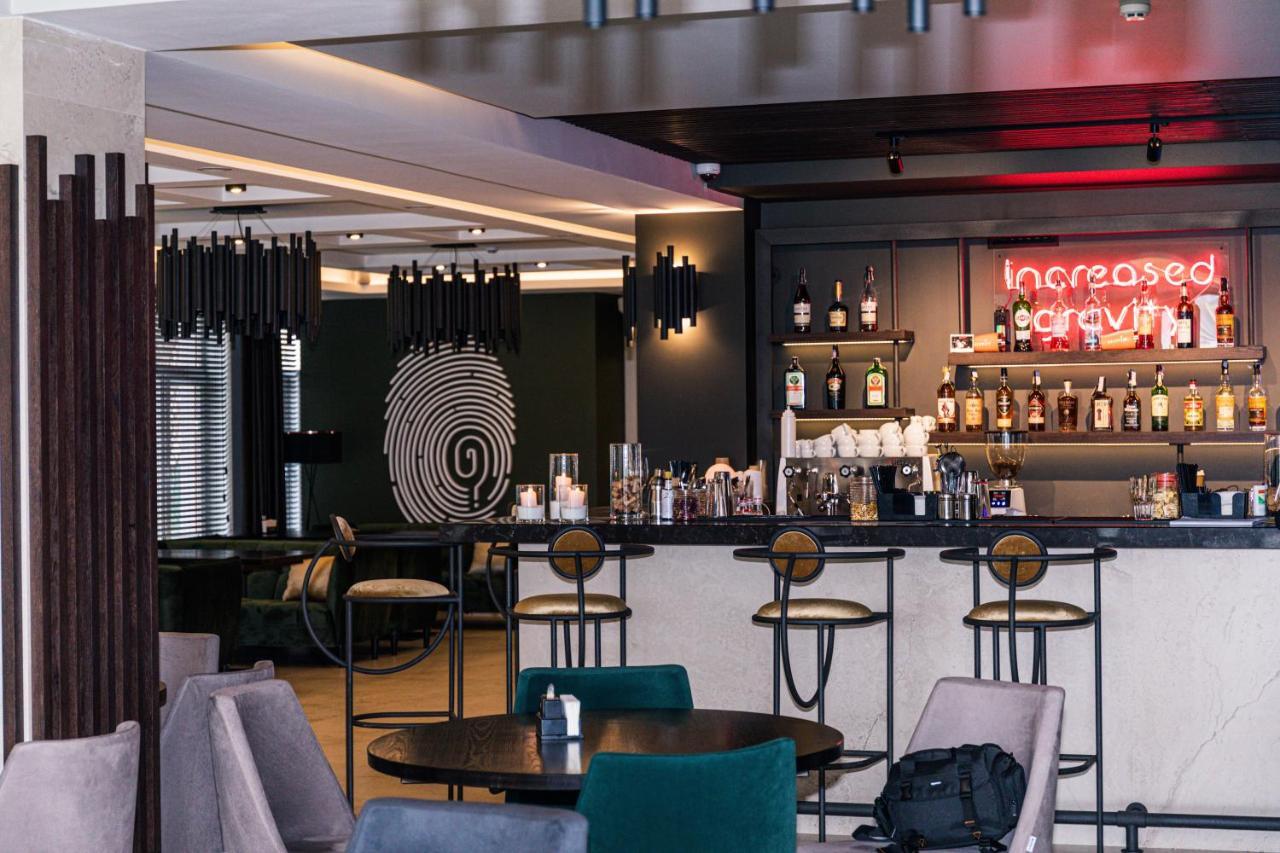 Olymp Hotel Uzjhorod Exteriör bild